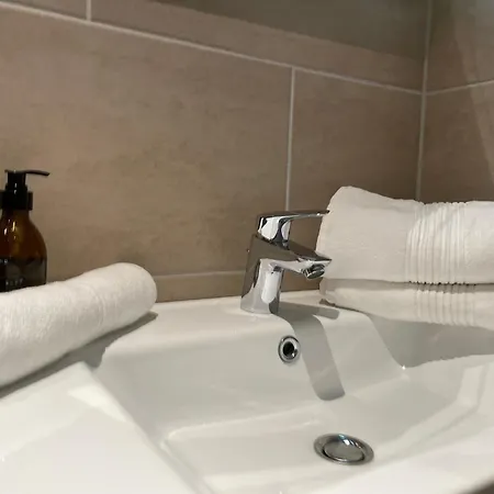 International House Mit 1 Schlafzimmern Zw Ap 5 Apartment *