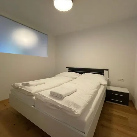 International House Mit 1 Schlafzimmern Zw Ap 5 * Solden